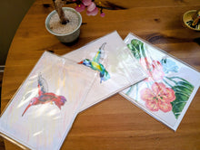 Charger l'image dans la galerie, Cartes de souhaits, colibri et fleur Cartes Madeleine Fortier, écrivaine 
