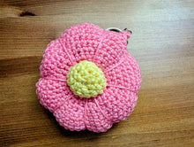 Charger l'image dans la galerie, Camélia, la fleur rose porte-clé
