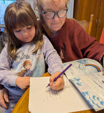 Charger l'image dans la galerie, Marjorie au pays de l'arc-en-ciel Livres et activités pour enfants - Voyages Madeleine Fortier, écrivaine 
