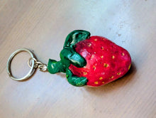 Charger l'image dans la galerie, Porte-clé Fraise Madeleine Fortier 
